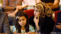 Ia tampak serius menyimak acara tersebut. Pool/Noel/detikFoto.