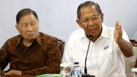 Pelaksana Harian Ketua Umum PMI Ginandjar Kartasasmita menyampaikan sambutanya.