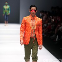 Koleksi Rudy Chandra mengangkat tema Malegi di Jakarta Fashion Week 2017. Senayan City. Jakarta. [Foto: Mohammad Abduh/Wolipop]