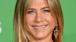 Jennifer Aniston Bergaun Bordir Warna-warni