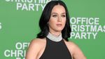 Katy Perry Pamer Punggung
