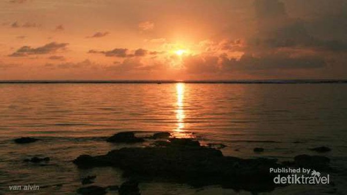 Pantai Ujung Genteng Sukabumi