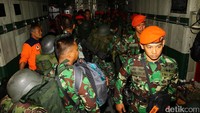 Satgas ini berangkat dengan pesawat Hercules milik TNI AU.