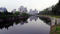 Sungai ini mengalir di tengah Kota Kaohsiung. Alirannya dari mulai Distrik Renwu, kemudian berakhir di Selat Taiwan (Wahyu/detikTravel)