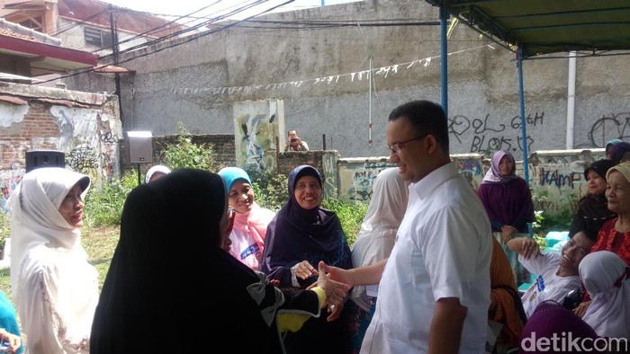 Anies ke Warga Manggarai: Kemiskinan Selesai dengan Pendidikan Berkualitas