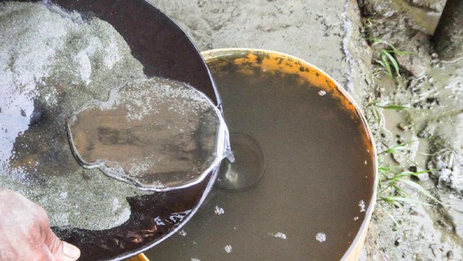 Selain Racun Kalajengking, Ini Cairan Paling Mahal di Dunia