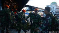 Mereka pun siap menjalankan tugas.