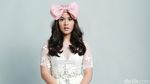 Tampil Cantik ala Raisa dengan Big Bow Turban