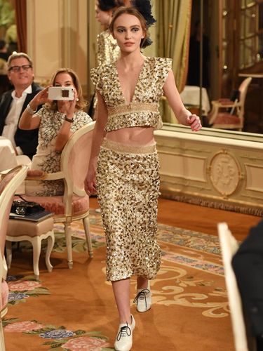 Adik Kate Moss Tampil Perdana Jadi Model Fashion Show Chanel