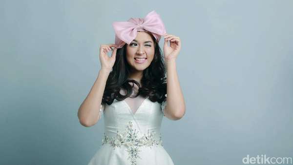 Gemas! Gaya Raisa Bolder in 2 Years Celeb of The Month Gemas! Gaya Raisa Bolder in 2 Years Celeb of The Month