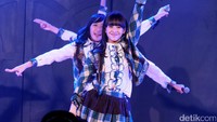 Pertunjukan RKJ Tim T ini bisa ditonton di teater dengan jadwal yang tertera di website JKT48.