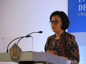 Lantik Kepala BKF, Sri Mulyani Ingatkan Imbas Corona ke APBN