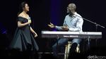 Tangisan Haru Raisa saat Duet Bersama Brian McKnight