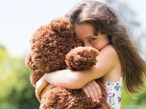 Riset: Anak Bisa Lebih Jago Sosialisasi dengan Main Boneka