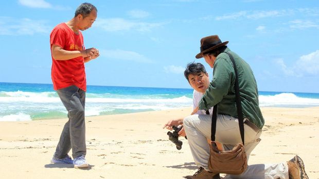 Keluarga korban MH370 menyisir langsung pantai Afrika, didampingi penyidik amatir Amerika Blaine Gibson