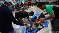 Barang-barang yang berhasil dievakuasi.