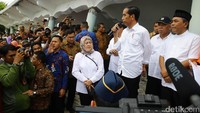 Jokowi berpidato di hadapan warga usai meninjau masjid yang ambruk akibat gempa, Jumat (9/12/2016).