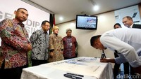 Geo Dipa Bersih merupakan komitmen untuk mencegah praktik curang yang bertentangan dengan perilaku etis dan perundang-undangan. Geo Dipa Bersih adalah komitmen perusahaan dalam penerapan GCG, dimana seluruh pekerja bertekad melaksanakan etika usaha dan tata perilaku, sejalan dengan lima pilar perusahaan yaitu transparan, akuntabel, mandiri, penuh tanggung jawab dan wajar.