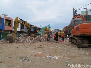 Anjing Pelacak hingga Kamera Bantu Pencarian Korban Gempa Aceh