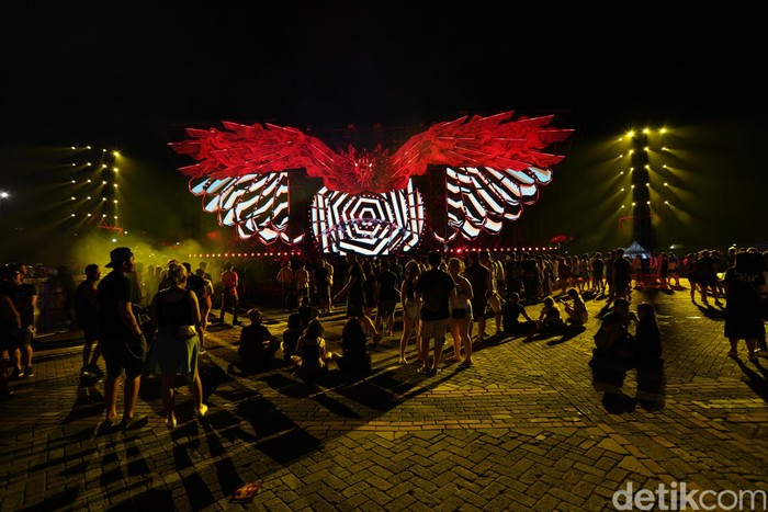 Megahnya Garudha Land Stage dan Pemanasan dari Evan Virgan