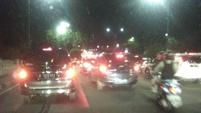 Jelang Long Weekend, Menteng Dikepung Macet