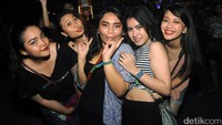 Mau bergaya santai dengan busana yang nyaman saat berjoget. (Dok. detikHOT)