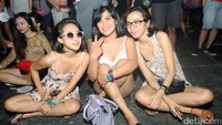 Dan tentunya para penikmat musik elektronik dalam negeri juga selalu menantikan event musik tersebut.