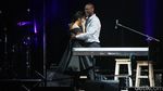 Tangisan Haru Raisa saat Duet Bersama Brian McKnight