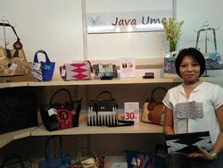 Bermodal Kreativitas, Wanita Ini Sukses Bisnis Tas Unik Kombinasi Batik dan Kulit