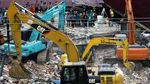 Evakuasi Korban Gempa di Pasar Meureudu Aceh