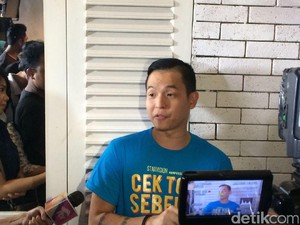 Jelang Rilis Film Cek Toko Sebelah, Ernest Prakasa Seperti Mau Melahirkan