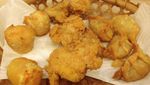 Krenyes Renyah All-Star Tendon dengan Isi Aneka Tempura