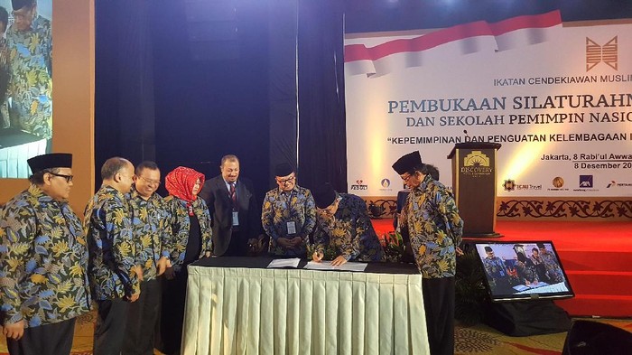 ICMI Luncurkan Travel Umrah