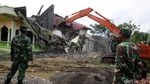 Warga Pidie Jaya Bangun Musala Darurat