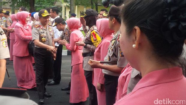  Kapolri Jenderal (Pol) Tito Karnavian melakukan kunjungan kerja ke Polda Sumatera Utara, Sabtu (10/12/2016)