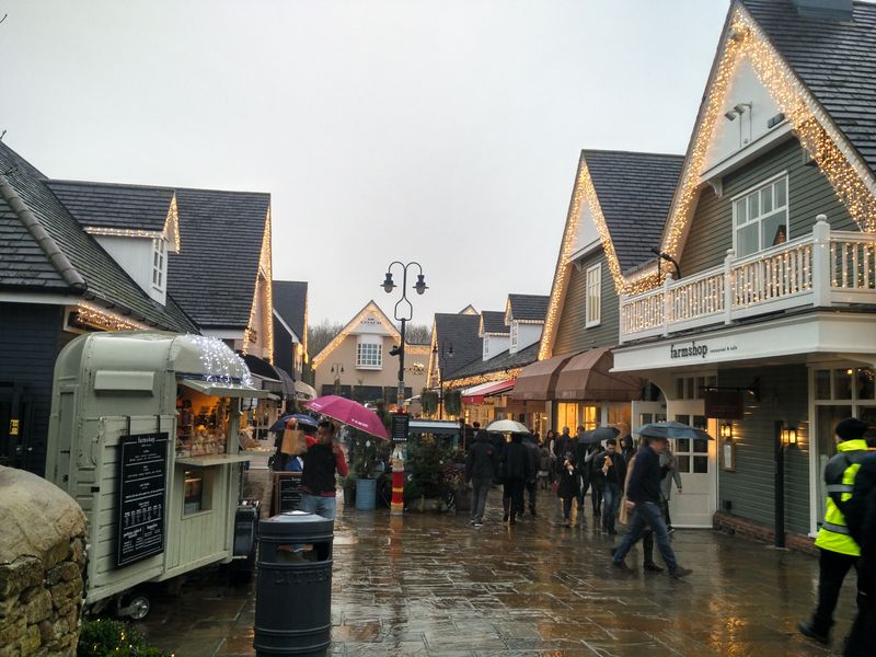 Bicester Village, London, Inggris