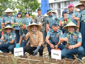 Pemprov Jatim Dukung Pemanfaatan Lahan TNI Jadi Lebih Produktif