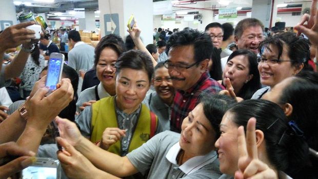 Djarot diajak ber-wefie