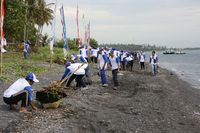 Pemkab Banyuwangi Dan Pertamina Kompak Bersih Bersih Pantai