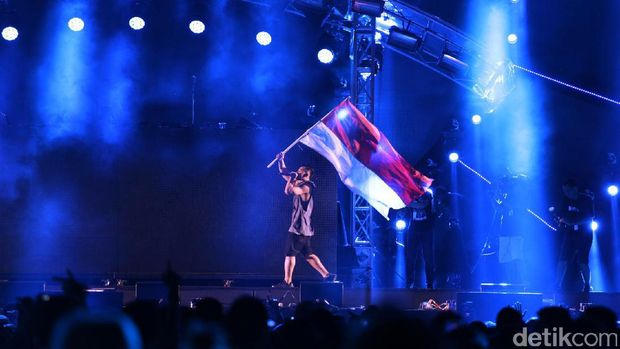 Djakarta Warehouse Project 2016 / 
