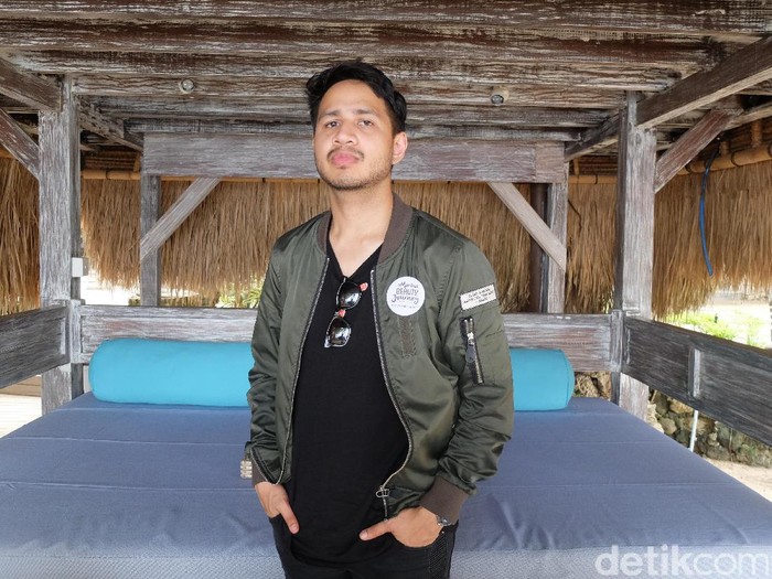 Jovial da Lopez Yotuber dan vlogger