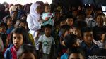 Mensos Sapa Anak-anak Korban Gempa di Aceh