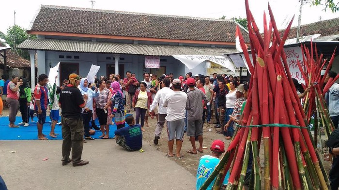Jelang Eksekusi Eks Lokalisasi, Puluhan Bambu Runcing dan Bom Molotov Disita