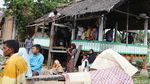 Warga Pidie Jaya Bangun Musala Darurat