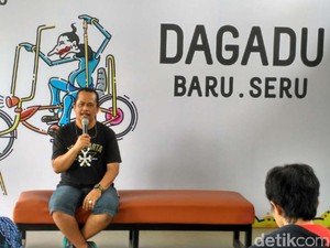 Ini Dia Pencipta Dagadu Djokdja, Merek Paling Ikonik dari Yogyakarta