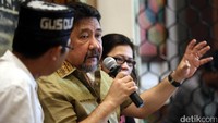 Hendardi memberikan pemaparan dalam diskusi yang diselenggarakan Aliansi Masyarakat Sipil untuk Konstitusi (AMSIK) di Bakoel Koffie, Jalan Cikini Ray, Jakarta Pusat.