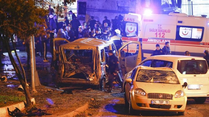 Bom Mobil Meledak di dekat Stadion Besiktas Istanbul, 20 Orang Terluka
