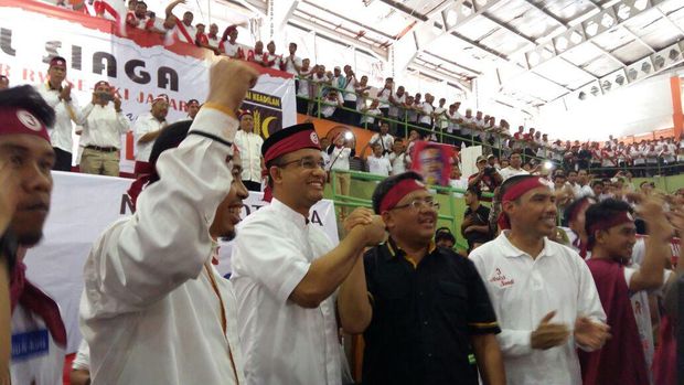 Kumpulkan Kader, Presiden PKS Optimistis Menangkan Anies-Sandiaga
