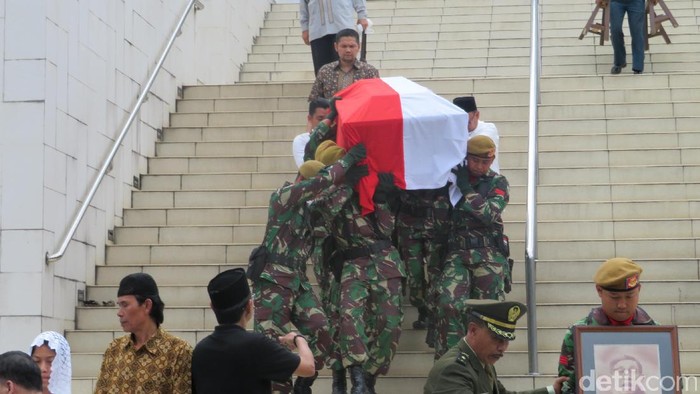 Anies Berharap Generasi Muda Teladani Mr Clean Marie Muhammad