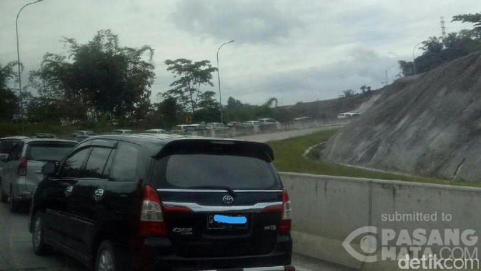 Tol Bawen Arah Yogyakarta Macet, Pengemudi Diimbau Keluar Ungaran